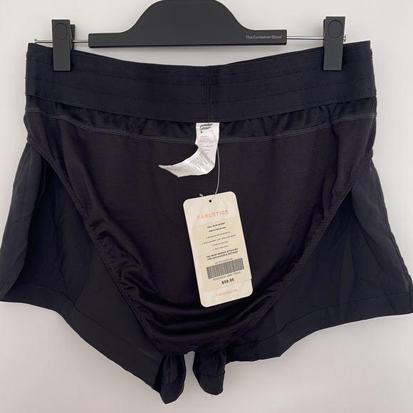Breathe Run SHORT - Black / Reflective Silver - Picture 11 of 12